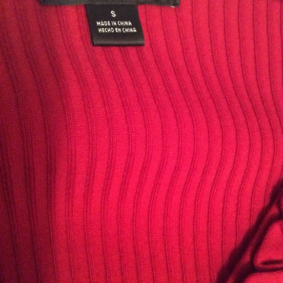 August Silk beautiful dark red fitted sweater - Picture 2 of 5